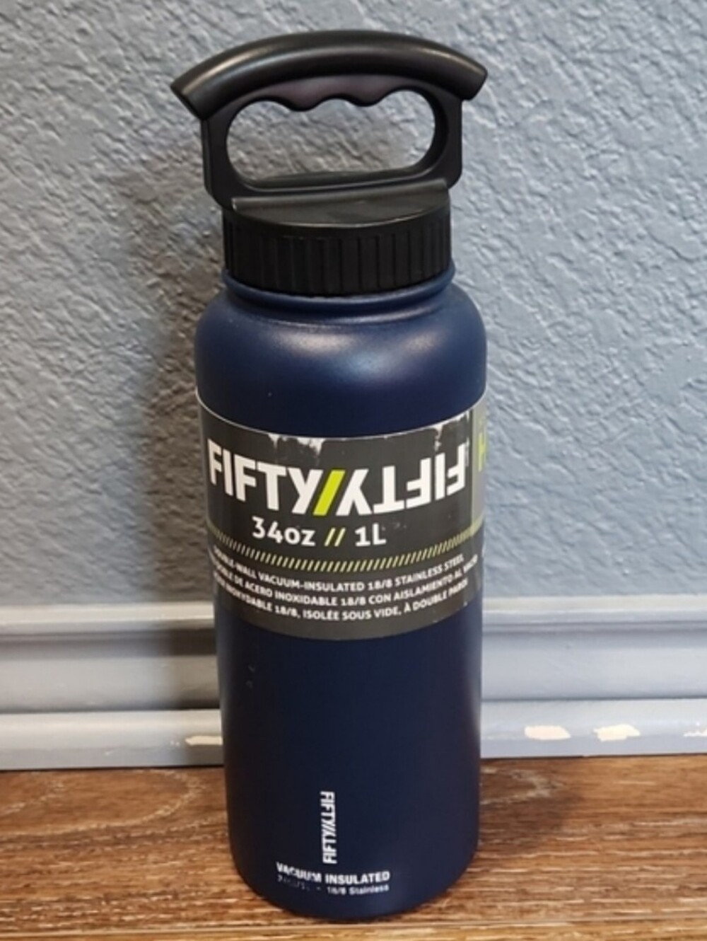 NWT Fifty Fifty 34 oz Navy Blue Vacuum Insulated Stainless Steel Water Bottle